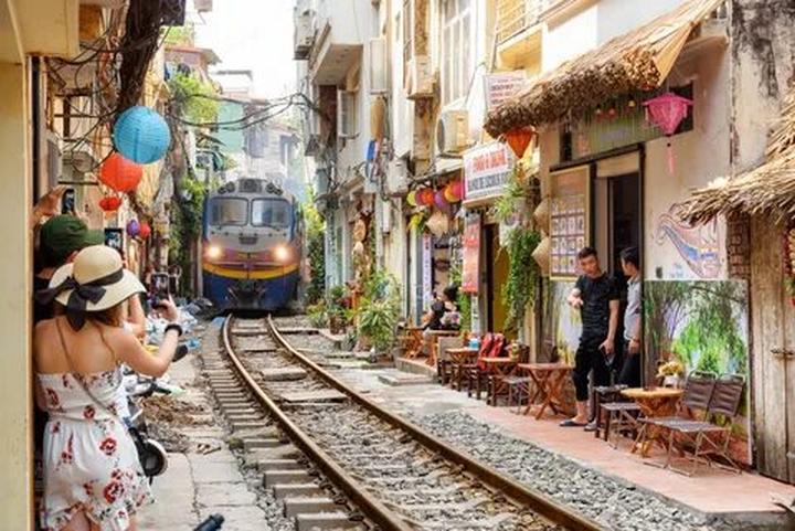 Hotspot Matrix: Biến Mua váy hoa mà không biết 4 thành cơ hội marketing đột phá